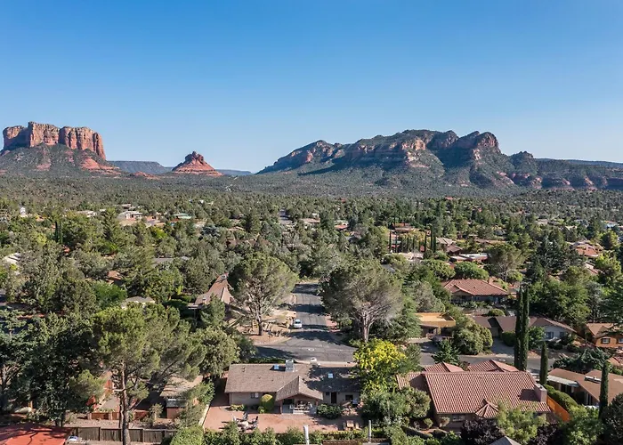 Starlite Stunning Red Rock Views Backyard Oasis Walk To Mystic Trail Holiday home