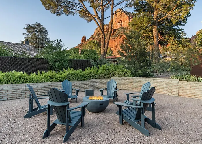 Starlite Stunning Red Rock Views Backyard Oasis Walk To Mystic Trail Holiday home