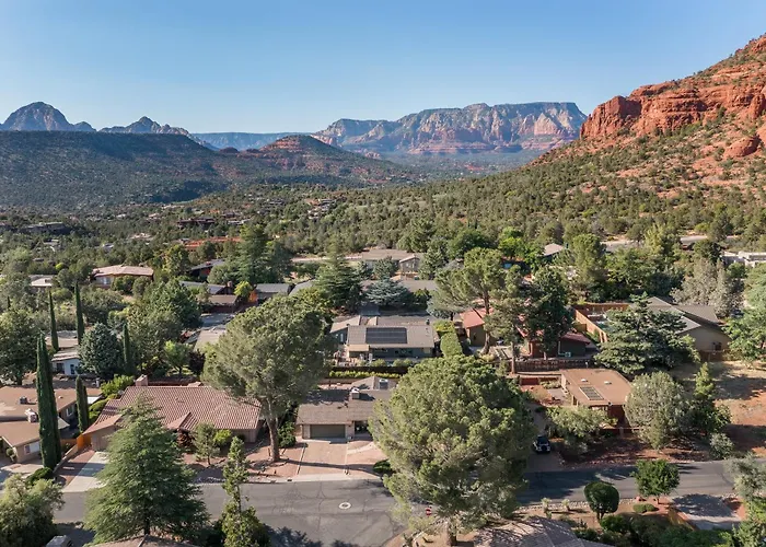 Starlite Stunning Red Rock Views Backyard Oasis Walk To Mystic Trail Holiday home Sedona